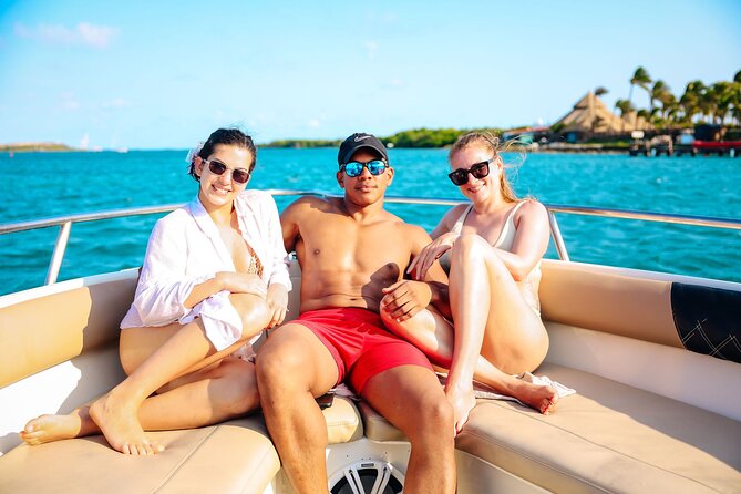 Aruba Private Boat Charter: Morning, Afternoon or Sunset Cruise - Snorkeling with fish and turtles