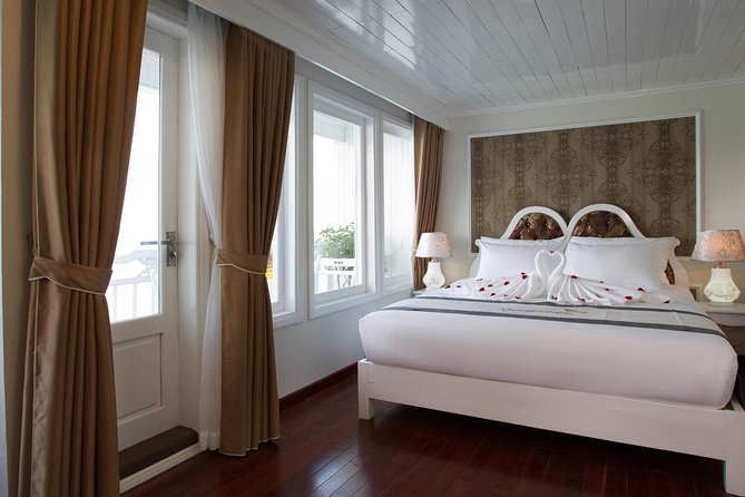 Bai Tu Long bay Luxury Cruise 2D/1N: Less touristy places, Kayaking, full meals - Tai Chi and a Cooking Class at Sea