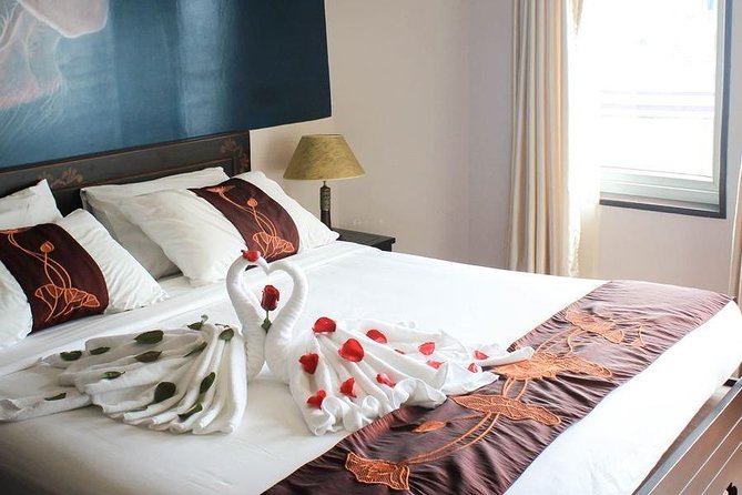 Bai Tu Long Bay Luxury Cruise 2D/1N: Visit Bai Tu Long bay & pristine places - Boarding at Halong Bay around noon