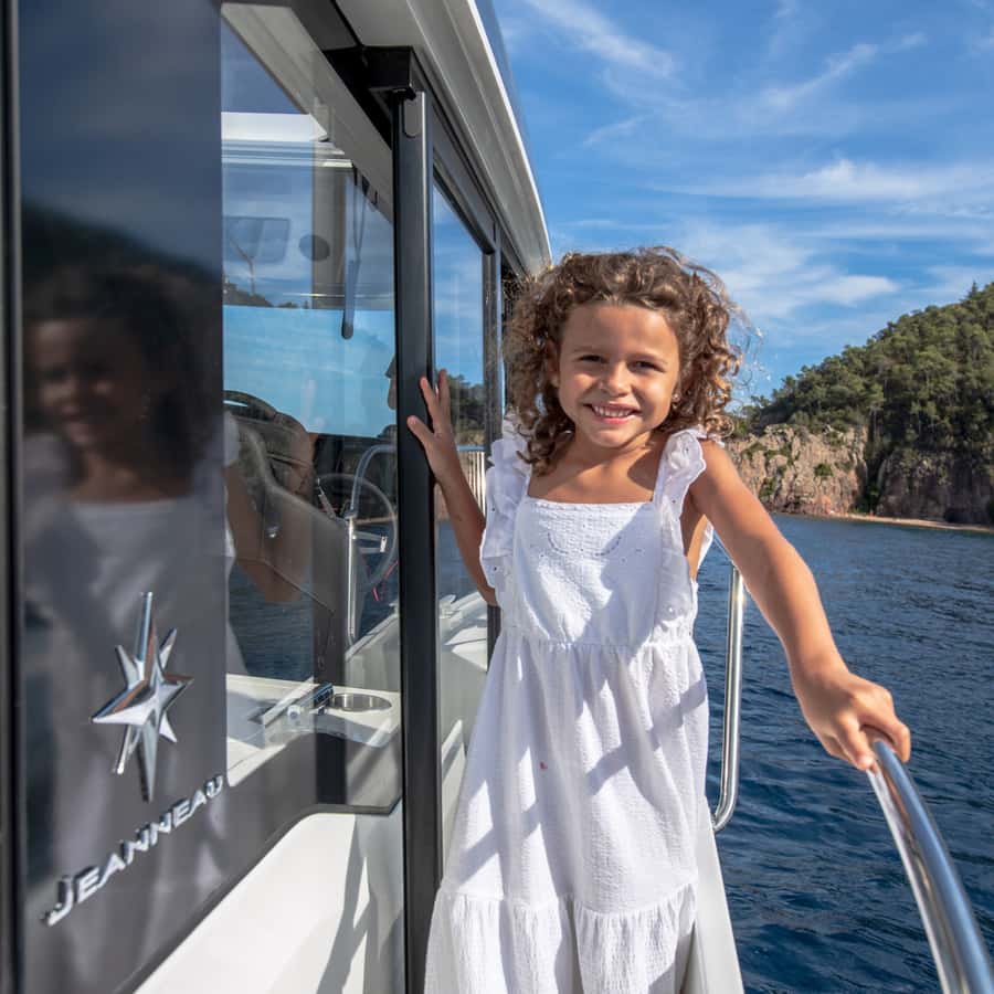 Bali: Private Sunset Yacht for Party & Birthday - What the crew adds to the evening