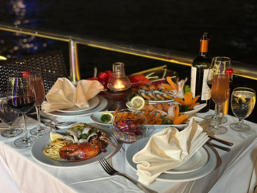 Bangkok: Alangka Luxury Cruise with Buffet and Live Music - Wat Arun from the river