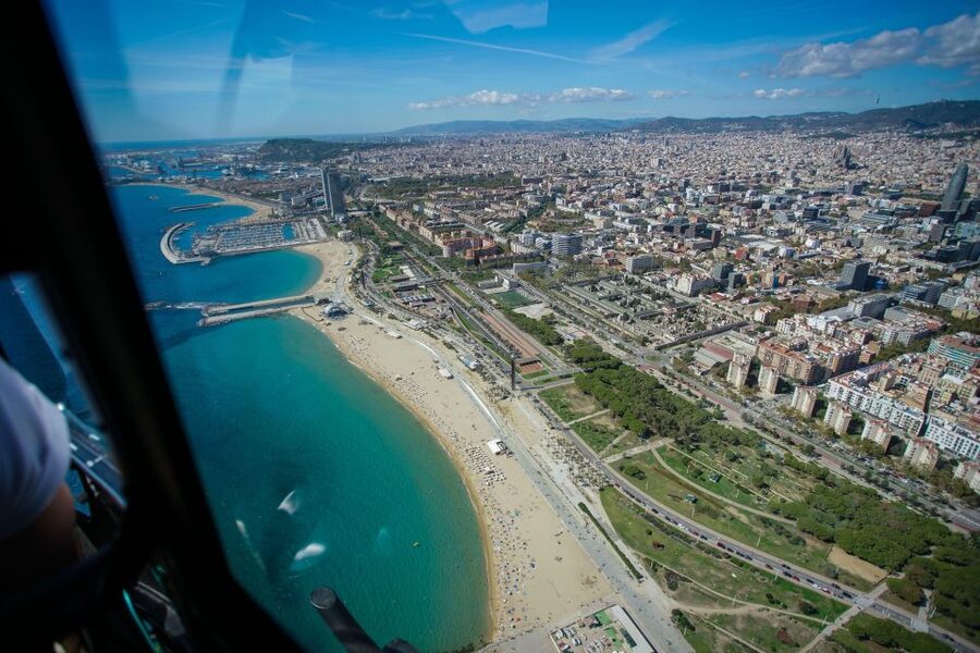 Barcelona: Helicopter Flight with Optional Yacht Cruise - Why the two activities are not one continuous tour
