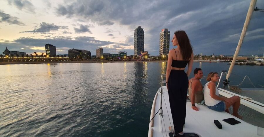 Barcelona: Luxury Private Sunset Yacht Cruise - Practical details before you reserve