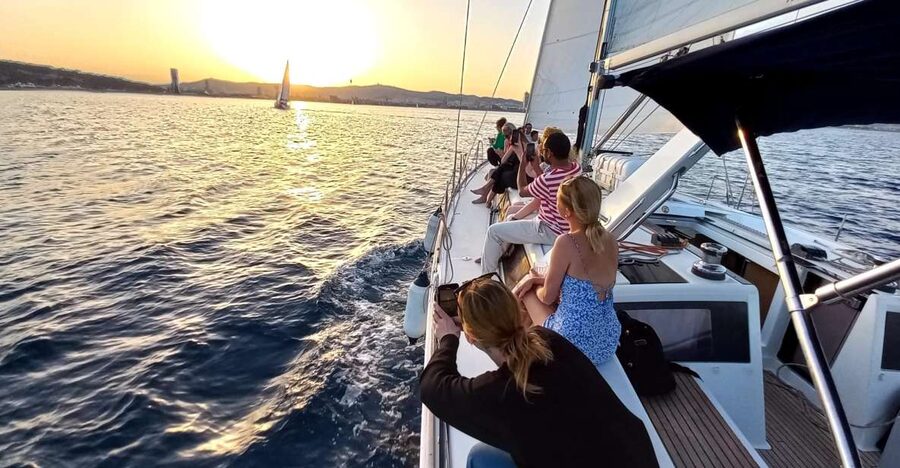 Barcelona: Luxury Private Sunset Yacht Cruise - What the private format changes
