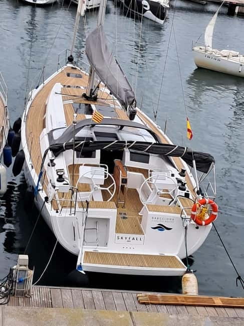 Barcelona: Luxury Sailing Experience from Port Olimpic - Why Barcelona looks better from Skyfall
