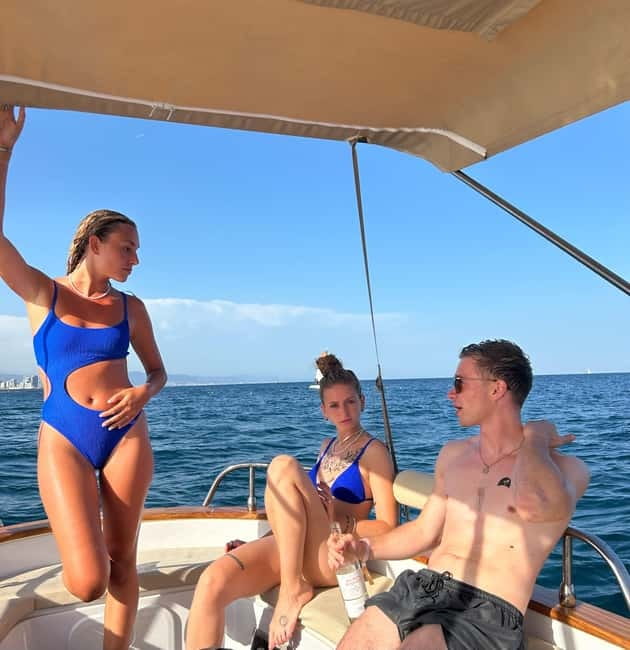 Barcelona: Private Classic Yacht Tour with Drinks - Key points at a glance