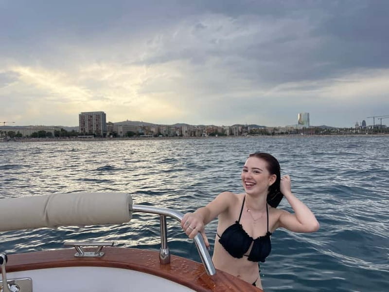 Barcelona: Private Classic Yacht Tour with Drinks - How the captains shape the experience