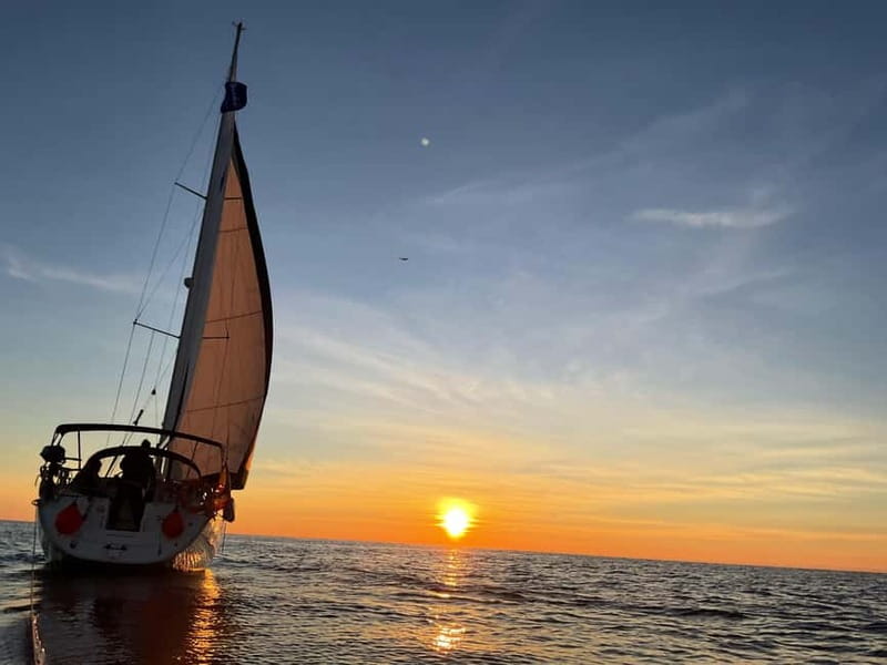 Barcelona Sunset Sailing with Yacht Sashi - Key points to know before you book