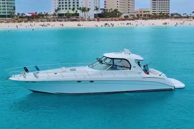 Beautiful SUNDANCER 60ft Private yacht / 18PAX 25P15 - Reaching Isla Mujeres on the longer trips