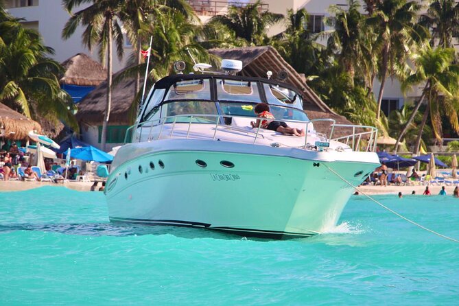 Beautiful Yacht SeaRay 48ft / 15PAX 25P16 - What the $380 private yacht price really buys you