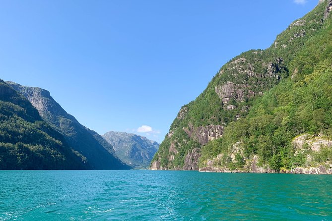 Bergen to Hardangerfjord VIP car + private yacht Fjord cruise - Four hours through Hardangerfjord and Fyksesund
