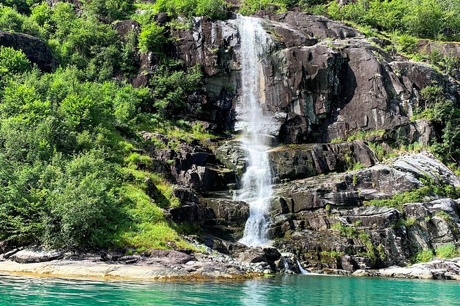 Bergen to Hardangerfjord VIP car + private yacht Fjord cruise - Steinsdalsfossen and the walk behind the water