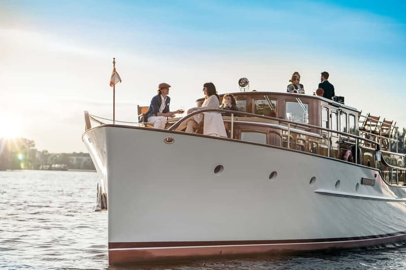Berlin: Evening Yacht Cruise with Aperitif & Dinner Upgrade - Booking details worth knowing