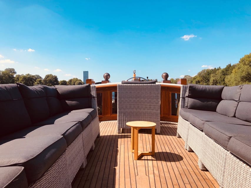 Berlin: Evening Yacht Cruise with Aperitif & Dinner Upgrade - Who should book the evening cruise