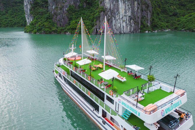 Best Halong Bay Tour One Day On Luxury Cruise 6 Hours Cruising - Cruising through the limestone islands