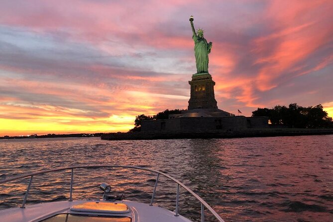 Best Private Luxury Daytime Boat Tour in New York City - 2 Hour - What your captain adds to the experience