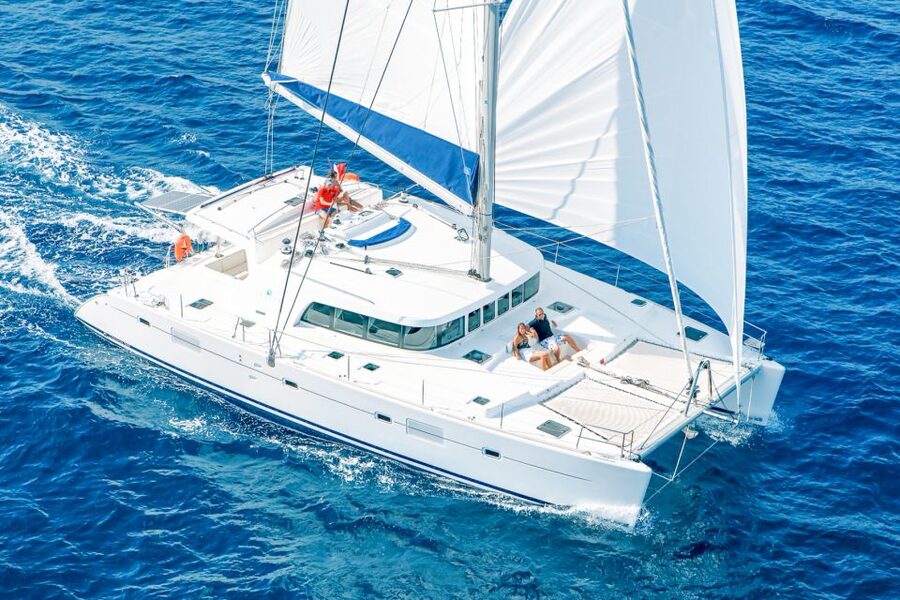 Big Island: Luxury Catamaran Trip along the Kona Coast - Makalawena and its clear water