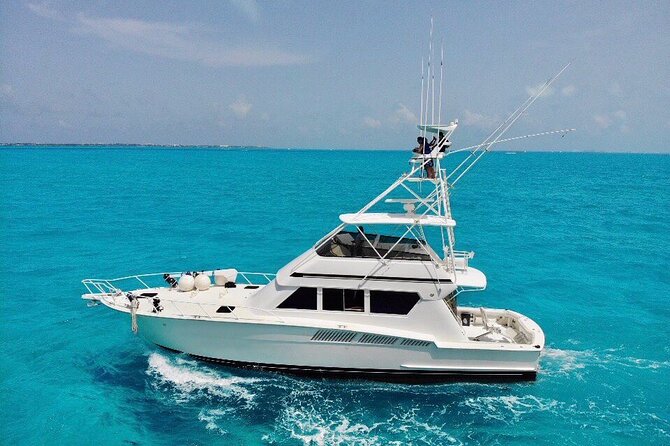Biggest Luxury Yacht Boat Best in Cancun up to 28 pax - Reaching Isla Mujeres and Playa Norte