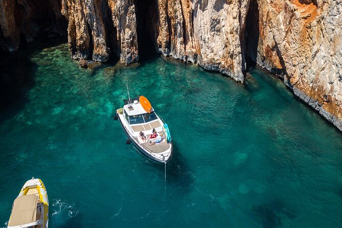 Blue & Green cave tour with yacht from town Hvar - Three Hours Around the Pakleni Islands