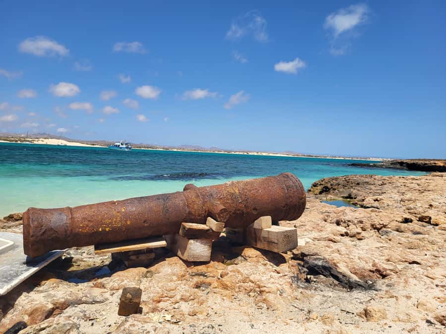 Boa Vista: Motoryacht Trip with Fishing, Snorkel, Beach BBQ - Seasickness, weather, and what to pack