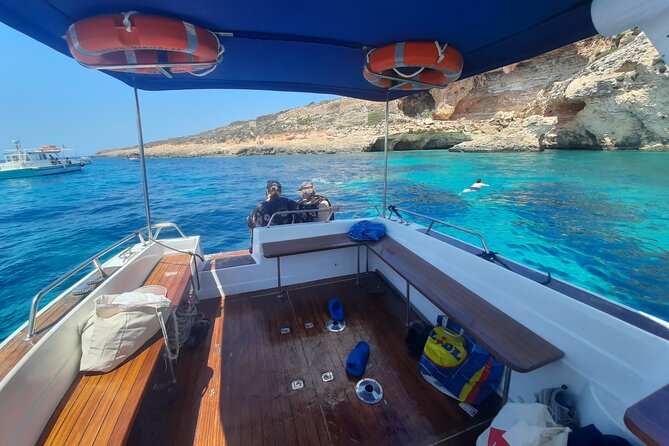 Boat Charters Blue lagoon, Crystal Lagoon, Comino, Malta 4hr trip - Saint Mary’s Battery and a quieter swimming location