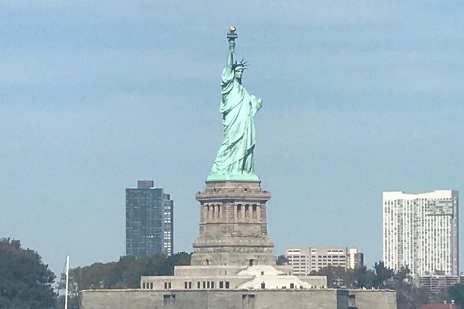 Boat Tour NYC Skyline, Statue of Liberty, Private Yacht Tour - Who will enjoy this yacht cruise most