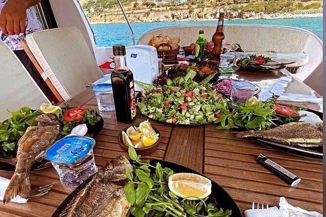 Bodrum Private Motor-Yacht Tour With Lunch For 6 Hours - Starting at Kumbahçe Halikarnas pier