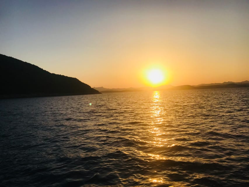 Bodrum: Private Sunset Yacht Tour with light Dinner - Dinner and Sunset: The Main Event