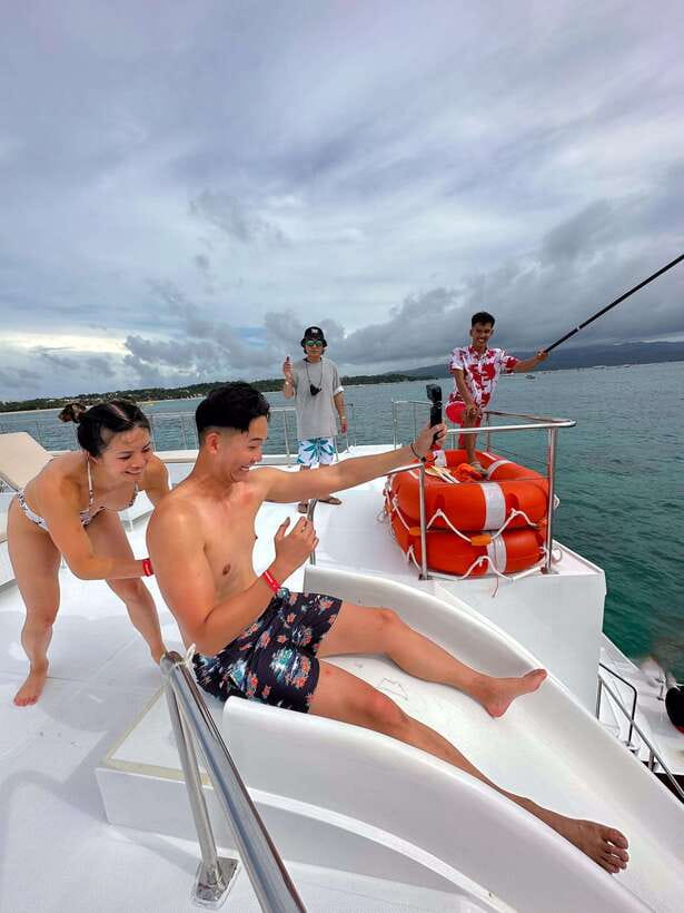 Boracay Sunset Cruise with RedWhale Party Yacht - Meeting at Astoria Boracay and getting underway