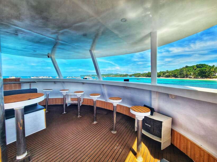 Boracay: Ultimate Party Cruise aboard the Andy World Yacht - Drinks are included, but expectations matter