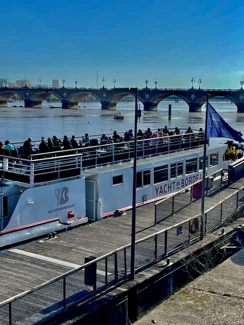 Bordeaux: Garonne River Yacht Cruise with Brunch - The brunch: seasonal, simple, and central to the experience
