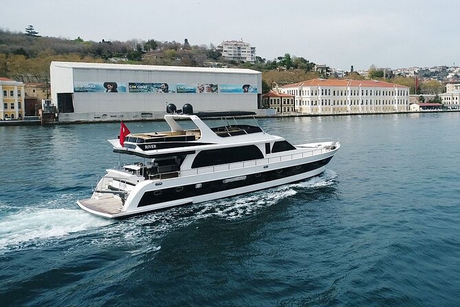Bosphorus Night Cruise on Luxury Yacht - A small yacht changes the mood