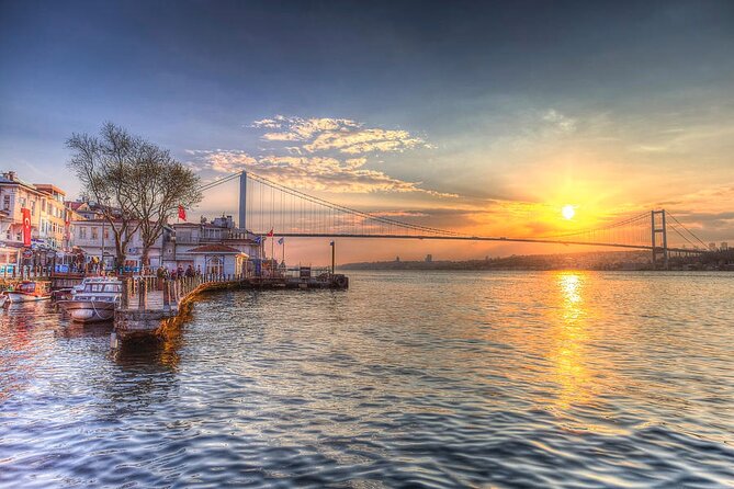 Bosphorus Private Sunset Cruise on a Yacht with Wine - What the private boat setup means for your group