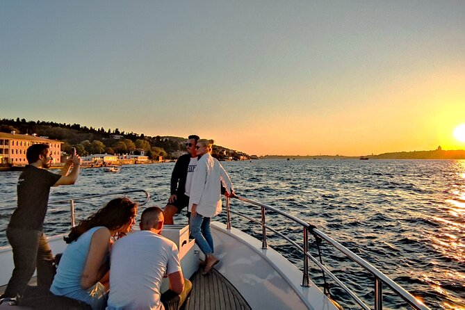 Bosphorus Sunset: An Enchanting Yacht Cruise in Istanbul - Asian-side palaces, mosques, and waterfront neighborhoods