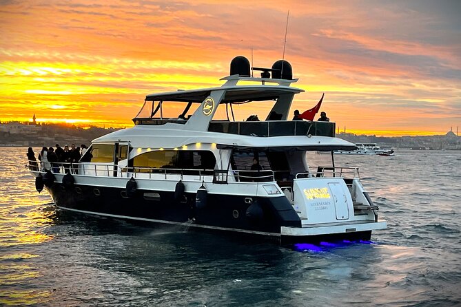 Bosphorus Sunset: An Enchanting Yacht Cruise in Istanbul - From Kabataş to the first palace views