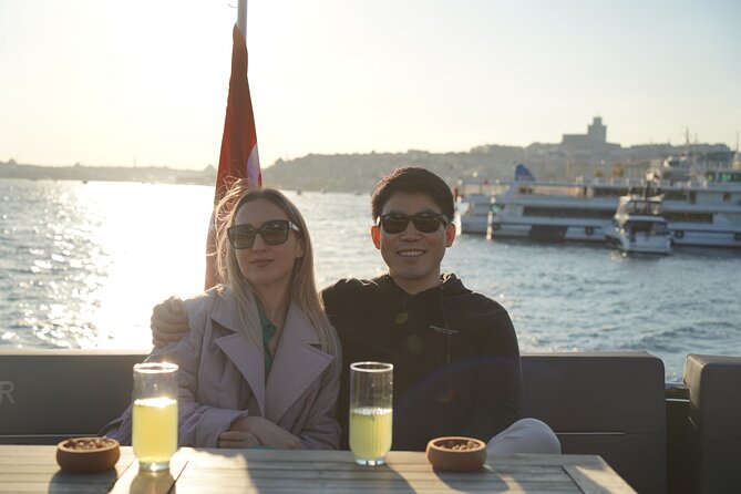 Bosphorus Sunset Cruise on Luxury Yacht with Transfers - Beylerbeyi Palace and Üsküdar