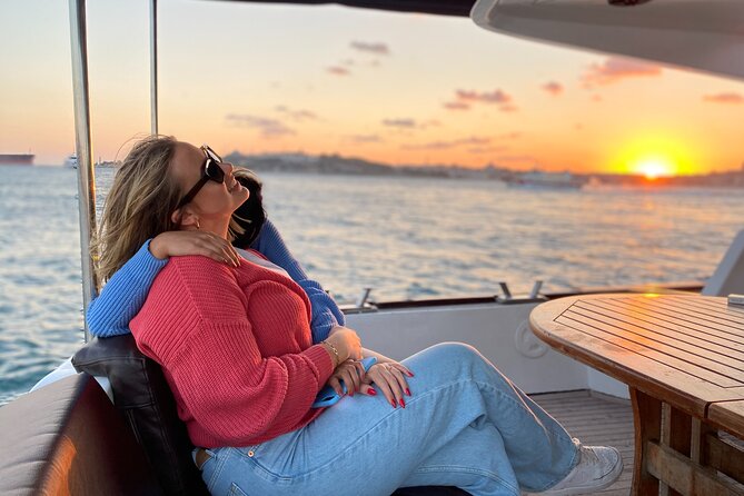 Bosphorus Sunset or Daytime Yacht Cruise with Snacks & Live Guide - The Asian shore and Kanlıca