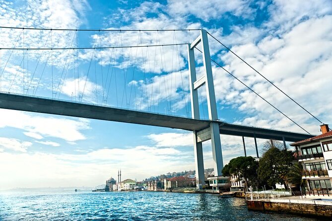 Bosphorus Sunset Yacht Cruise with Snacks and Live Guide - Why the Bosphorus is Istanbul’s best evening viewpoint