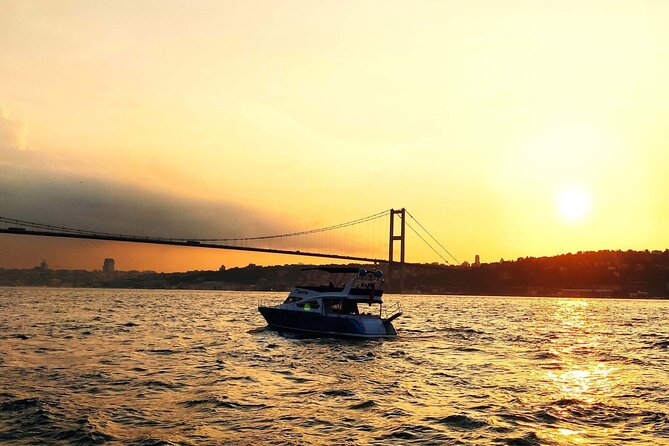 Bosphorus Yacht Cruise at Sunset with Snacks - Boarding at Kabataş Square at 5:00 pm