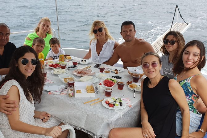 Breakfast Cruise In Bosphorus With Private Yacht - The crew and the pace of the morning