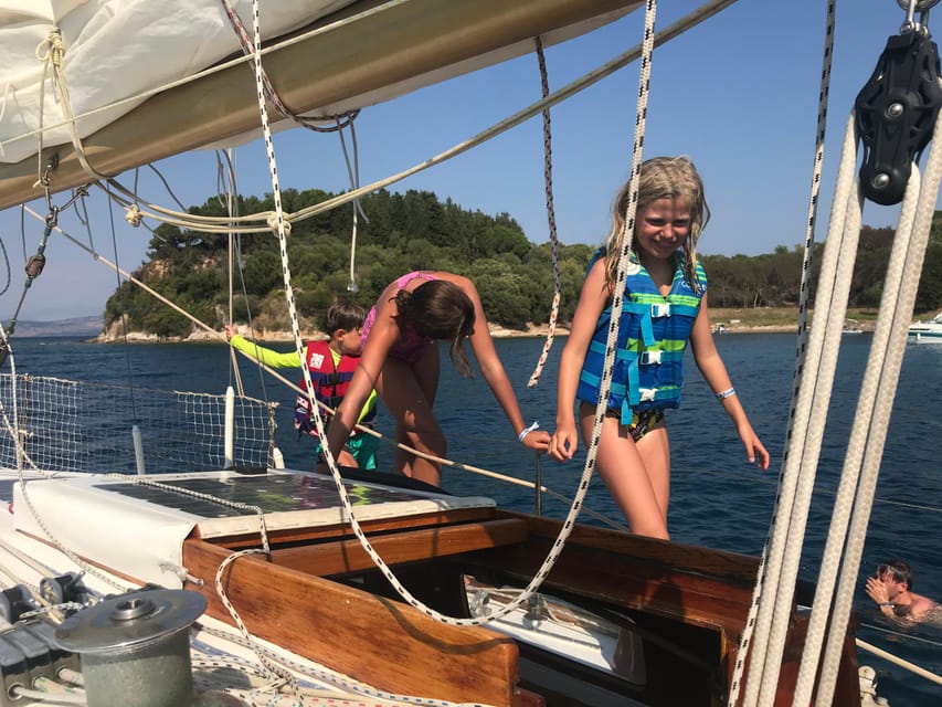 Bretagne Brest : Private Sailing charter Mer d’Iroise - Forts, lighthouses, and the Brest coastline