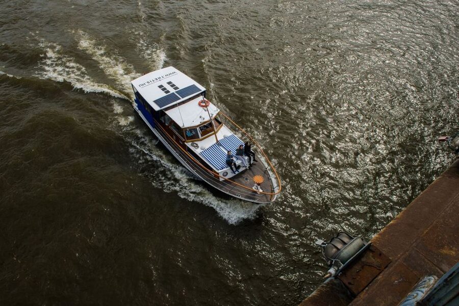 Budapest: Private Danube Yacht Cruise with Welcome Drink - Key points at a glance