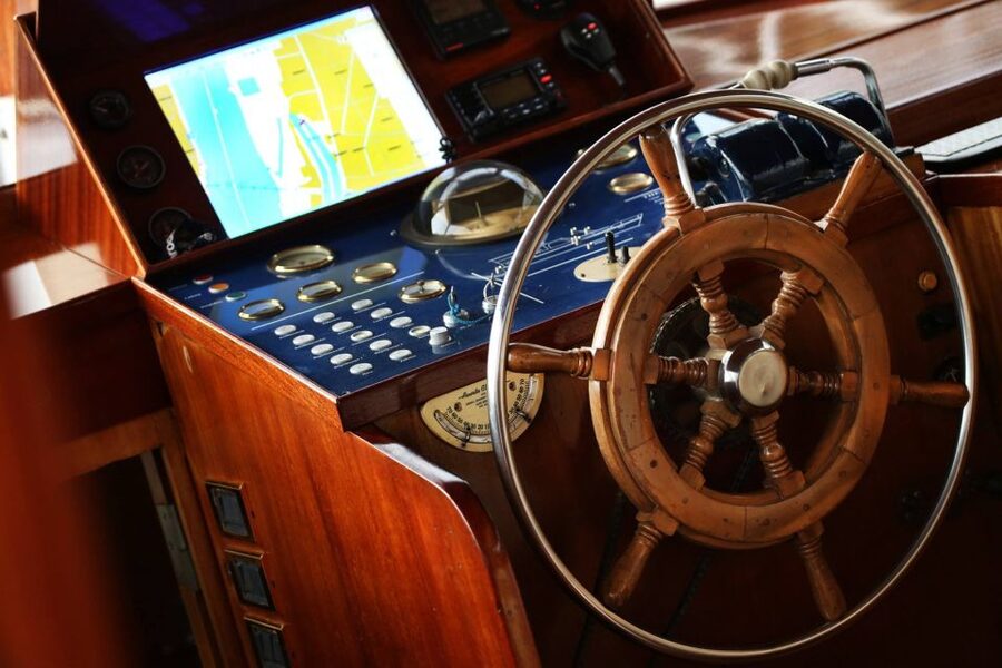 Budapest: Private Danube Yacht Cruise with Welcome Drink - Personal service and planning with Mihaly