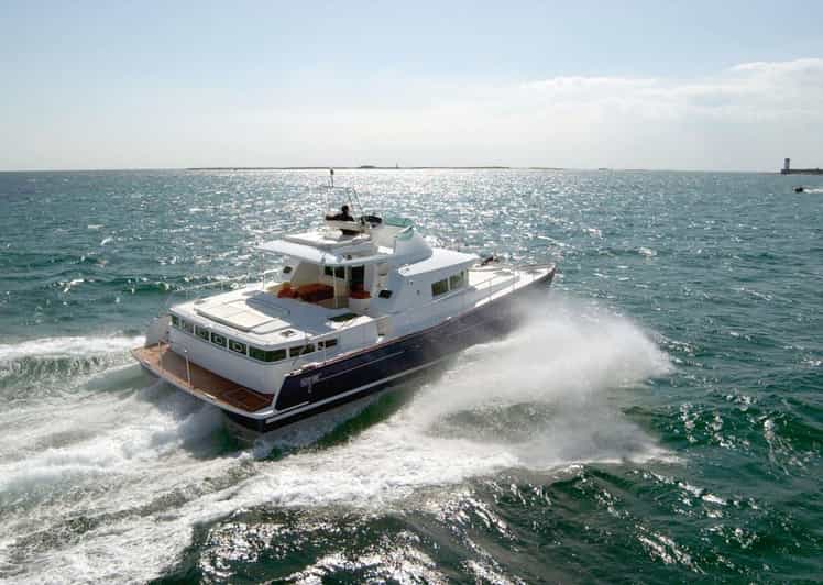 Busan: Group Sightseeing Yacht Cruise with Snacks and Drinks - Who will enjoy this Busan yacht cruise?