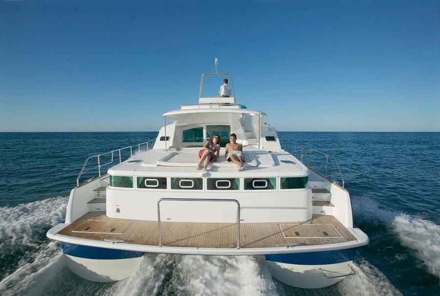 Busan: Group Sightseeing Yacht Cruise with Snacks and Drinks - Drinks, snacks, and the onboard atmosphere