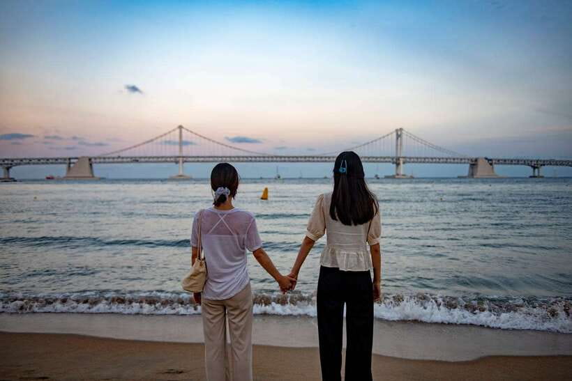 Busan's Best: Sea Temples, Yacht Tour & Sky Capsule Day Tour - Haedong Yonggungsa Temple above the sea