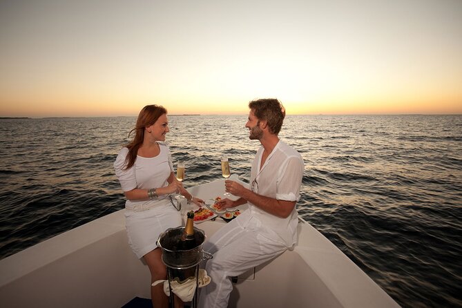 Cabo Arch Sunset Yacht Tour - Dinner & Drinks — Up to 18 Guests - Swimming, Snorkeling, and Floating Near the Shore