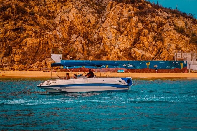 Cabo life Private Yacht in Los Cabos | 10 PAX & 3 HRS - A private way to see Cabo from the water