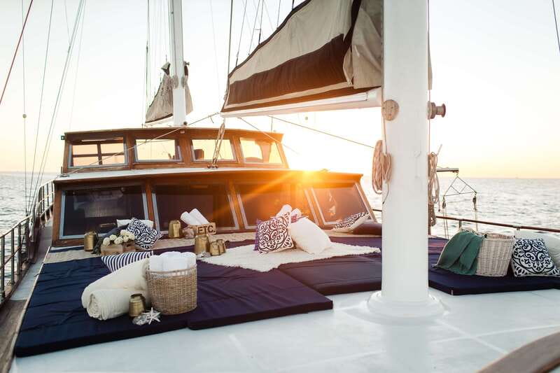 Cabo: Luxury Yacht Snorkel Cruise with Lunch and Open Bar - Key points at a glance