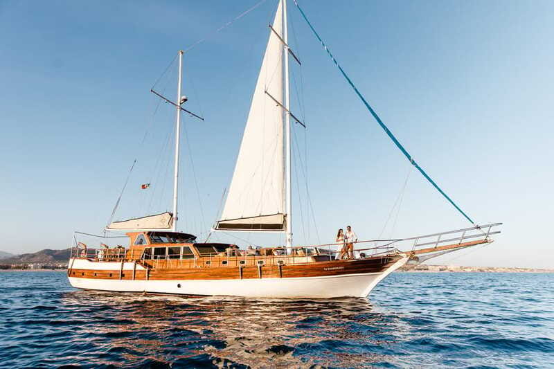 Cabo: Luxury Yacht Snorkel Cruise with Lunch and Open Bar - What the onboard atmosphere is really like